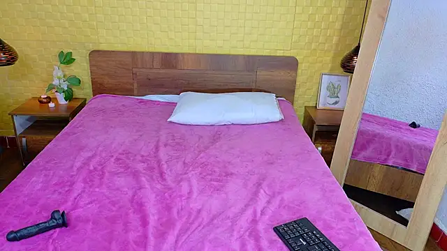 Mrs booty online show from 13, 2, 2025