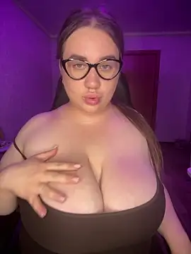 Snapshot of GabiBoobs chatting on 10, 6, 2026 GabiBoobs online show from 10, 6, 2026