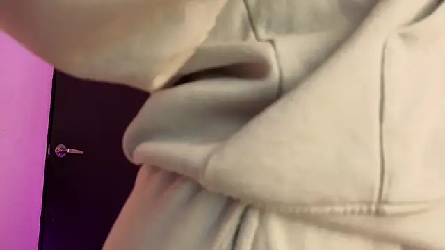 Tiarha online show from 8, 11, 2025