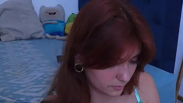 Snapshot of AliciaBasch chatting on 8, 10, 2025 AliciaBasch online show from 8, 10, 2025