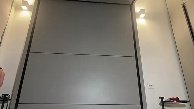 Monicbabe online show from 5, 3, 2025