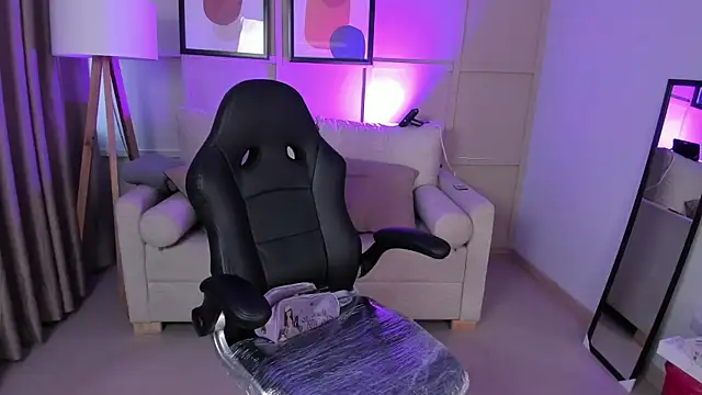  cloe martinez online show from 21, 9, 2025