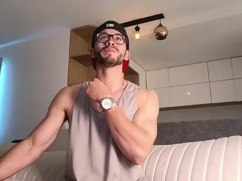 Snapshot of Phantom_Bigger1 chatting on 6, 1, 2026 Phantom Bigger1 online show from 6, 1, 2026