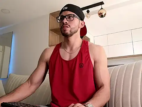 Snapshot of Phantom_Bigger1 chatting on 16, 12, 2025 Phantom Bigger1 online show from 16, 12, 2025