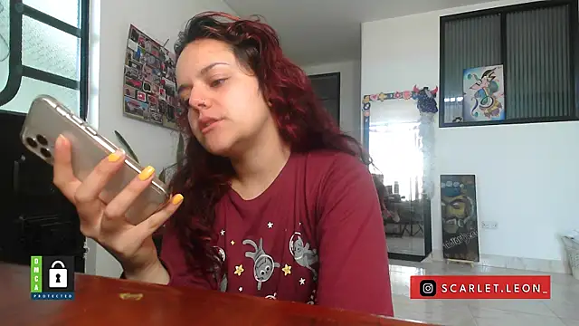 Scarletleon77 online show from 21, 10, 2025