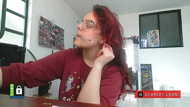 Scarletleon77 online show from 14, 10, 2025