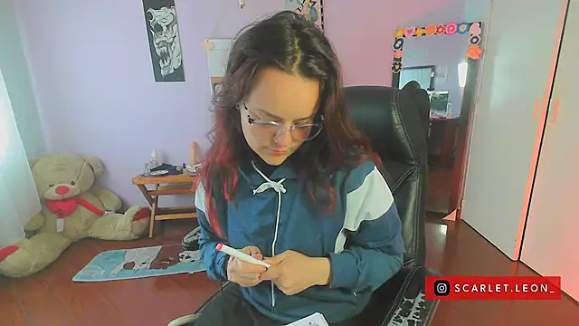 Scarletleon77 online show from 18, 2, 2025