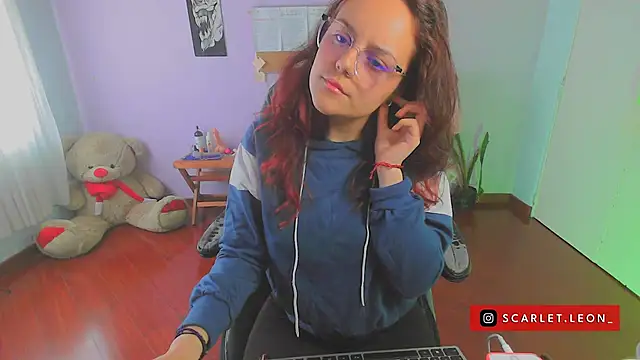 Scarletleon77 online show from 11, 2, 2025