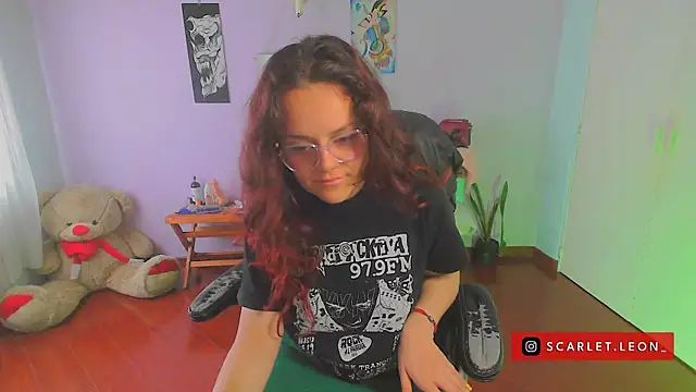 Scarletleon77 online show from 6, 2, 2025