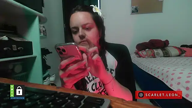 Scarletleon77 online show from 26, 11, 2025