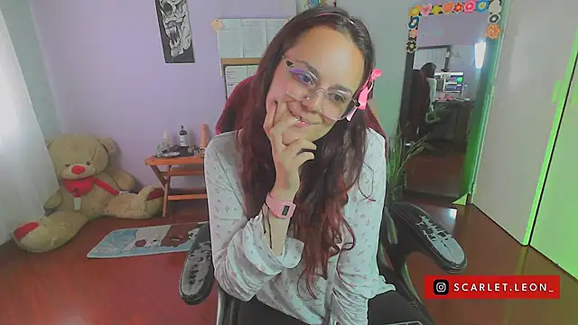 Scarletleon77 online show from 17, 2, 2025