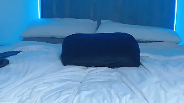 UK Tall Barbie Slut online show from 24, 10, 2025