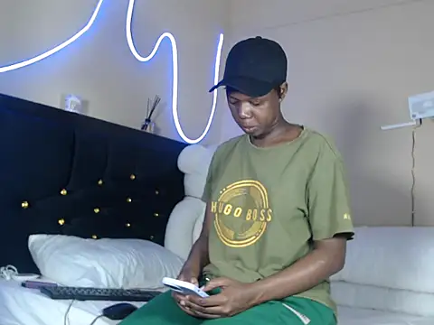 leslie bebby2 online show from 2, 10, 2025