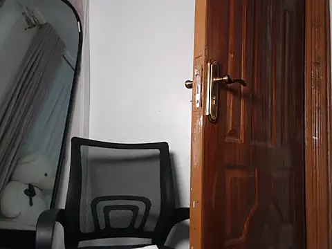 leslie bebby2 online show from 23, 4, 2026