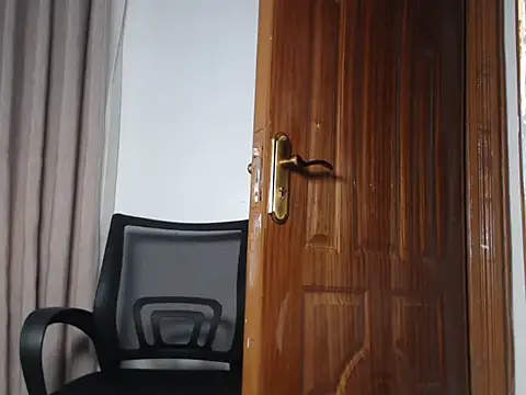 leslie bebby2 online show from 10, 4, 2026