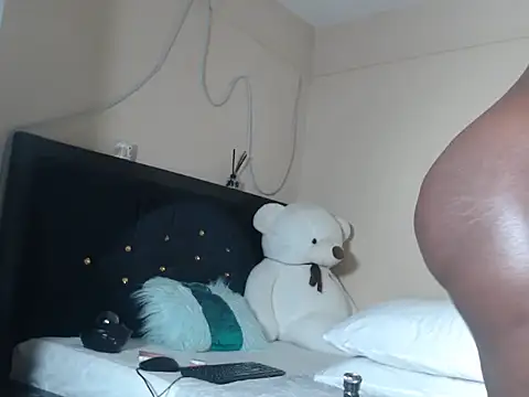 leslie bebby2 online show from 1, 11, 2025