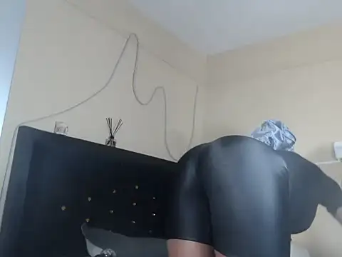 leslie bebby2 online show from 18, 11, 2025