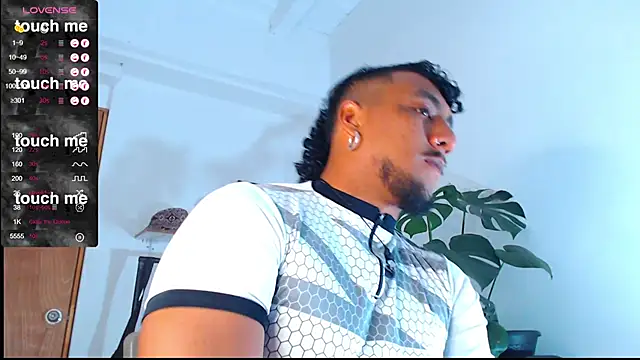 yosoy enzo2020 online show from 25, 2, 2025