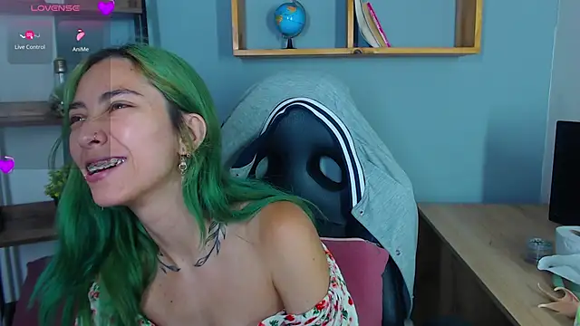 Erika Stevens online show from 16, 9, 2025