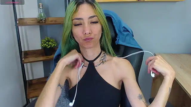 Erika Stevens online show from 6, 11, 2025