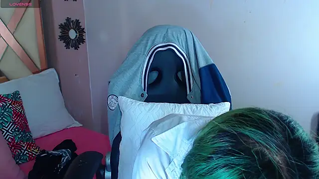 Erika Stevens online show from 27, 9, 2025