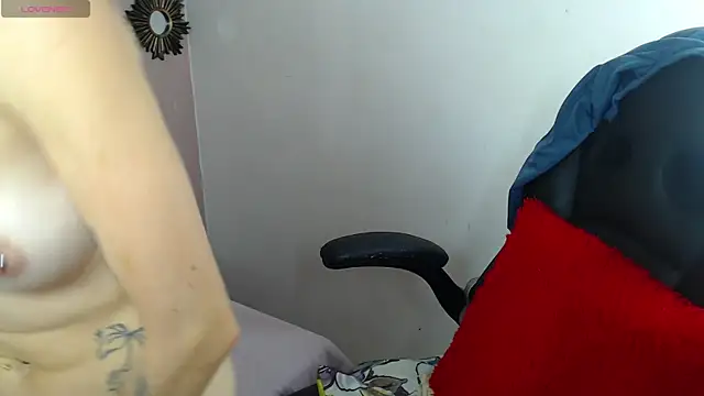 Erika Stevens online show from 21, 11, 2025