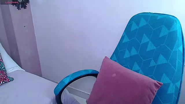 Erika Stevens online show from 12, 11, 2025