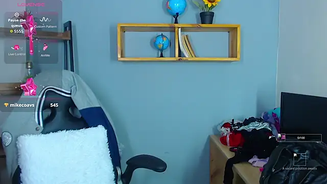 Erika Stevens online show from 5, 10, 2025