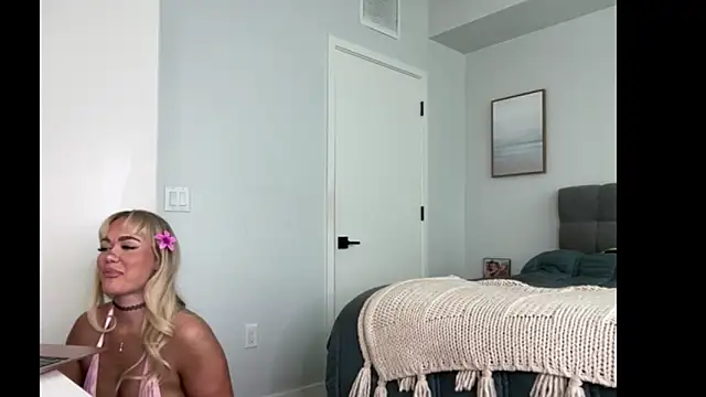 ElenaErickson online show from 4, 5, 2026