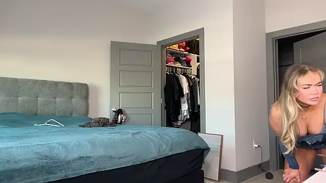 ElenaErickson online show from 13, 1, 2025