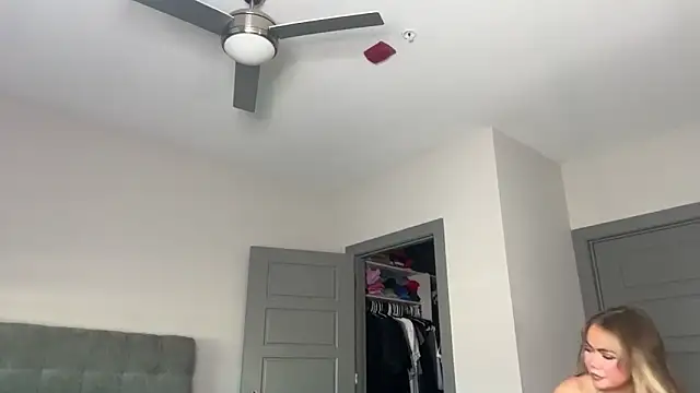 ElenaErickson online show from 20, 1, 2025