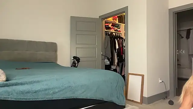 ElenaErickson online show from 2, 12, 2024