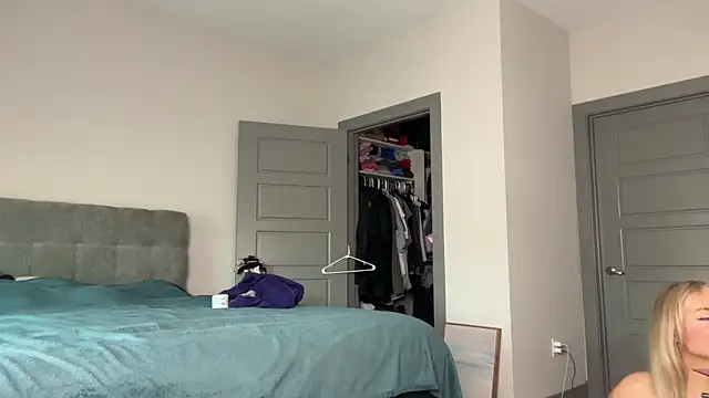 ElenaErickson online show from 3, 2, 2025