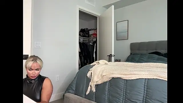 ElenaErickson online show from 6, 10, 2025