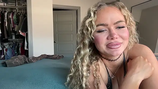 ElenaErickson online show from 27, 1, 2025