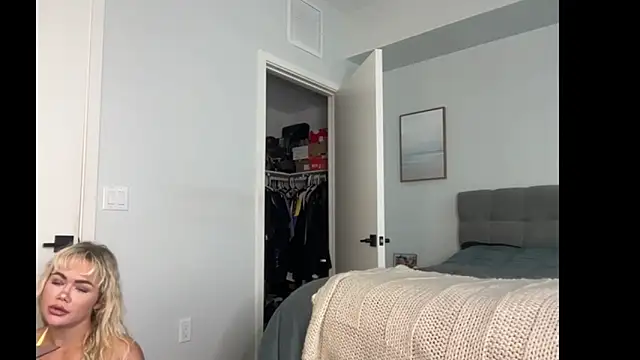 ElenaErickson online show from 4, 3, 2026