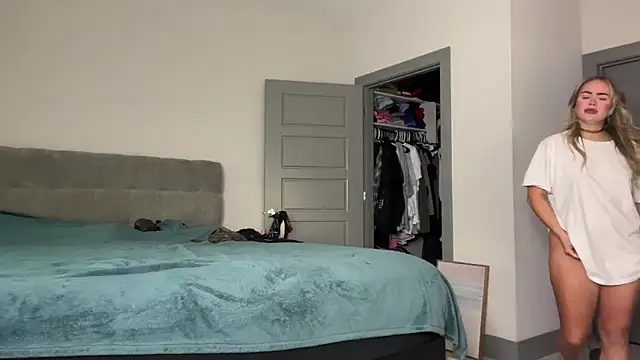 ElenaErickson online show from 9, 1, 2025