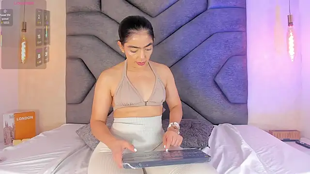 Snapshot of Liinda_Saenz chatting on 8, 7, 2026 Liinda Saenz online show from 8, 7, 2026