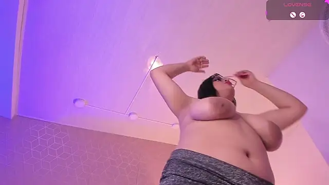 Snapshot of Emilyboobss chatting on 6, 3, 2025 Emilyboobss online show from 6, 3, 2025