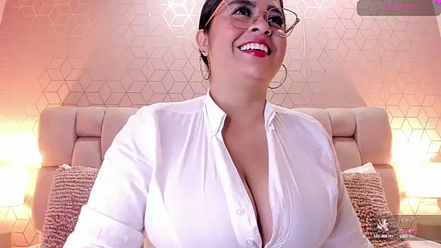 Snapshot of Emilyboobss chatting on 3, 3, 2025 Emilyboobss online show from 3, 3, 2025