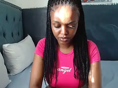 Snapshot of FaeMDom2 chatting on 15, 10, 2025 FaeMDom2 online show from 15, 10, 2025