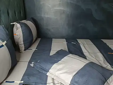 Snapshot of FaeMDom2 chatting on 14, 11, 2025 FaeMDom2 online show from 14, 11, 2025