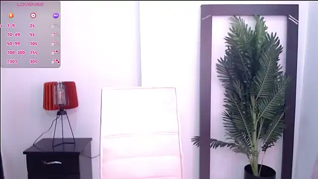 Alicelunaa online show from 13, 10, 2025