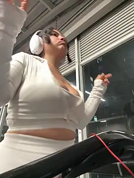 Nathcurly  online show from 6, 4, 2026