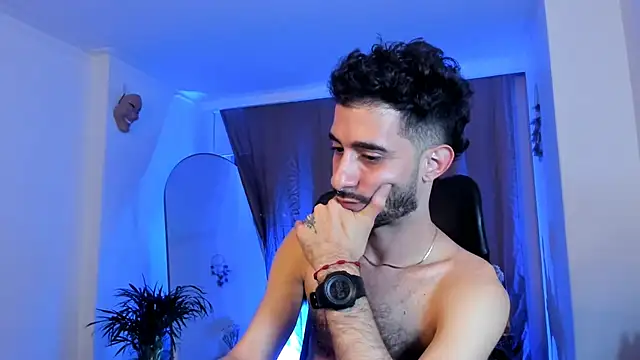 Snapshot of Your__hero1 chatting on 7, 11, 2025 Your hero1 online show from 7, 11, 2025