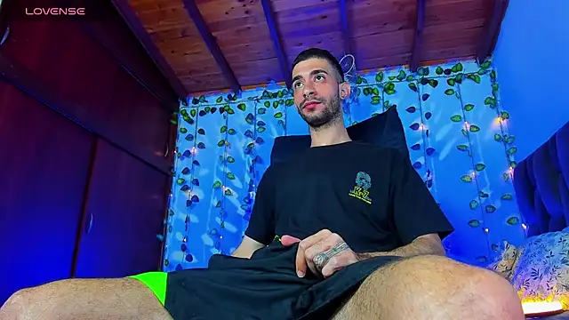 Snapshot of Your__hero1 chatting on 7, 3, 2025 Your hero1 online show from 7, 3, 2025