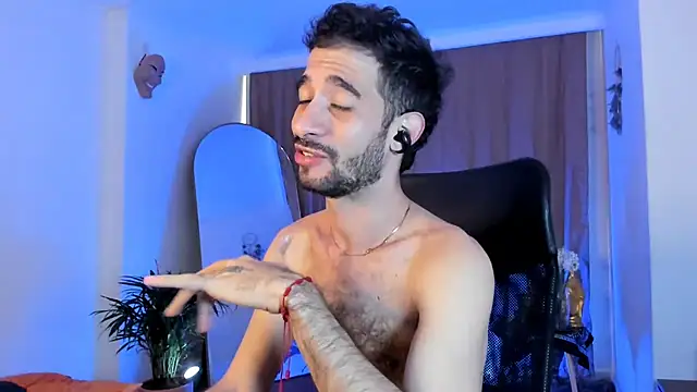 Snapshot of Your__hero1 chatting on 29, 10, 2025 Your hero1 online show from 29, 10, 2025