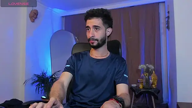 Snapshot of Your__hero1 chatting on 19, 11, 2025 Your hero1 online show from 19, 11, 2025