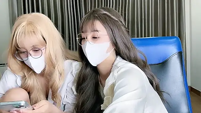 Mono-Stewardesss online show from 11, 3, 2025