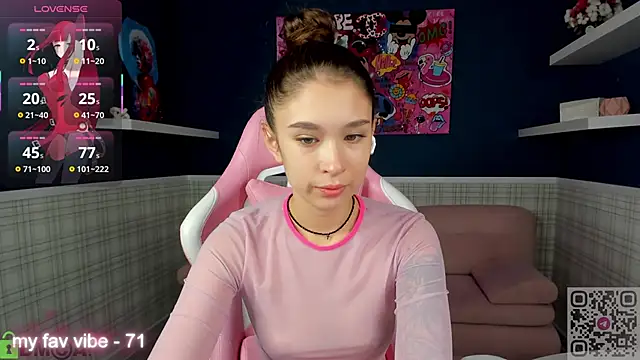 Snapshot of Anna_Way chatting on 1, 10, 2025 Anna Way online show from 1, 10, 2025